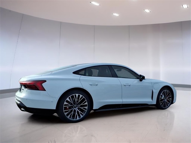 2026 Audi e-tron GT Premium Plus photo 4