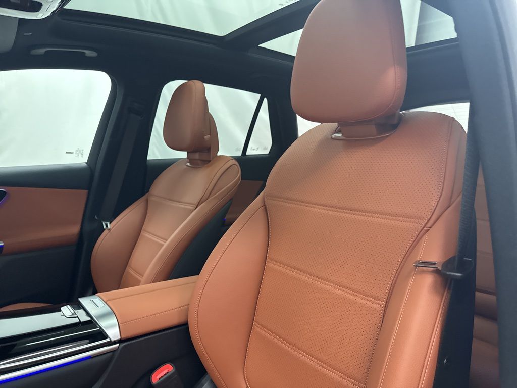 2026 Mercedes Benz GLC 300 photo 11