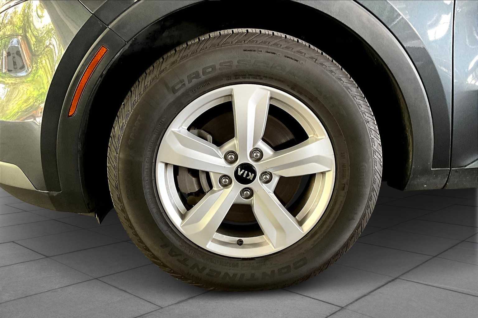 2021 Kia Sorento LX photo 10