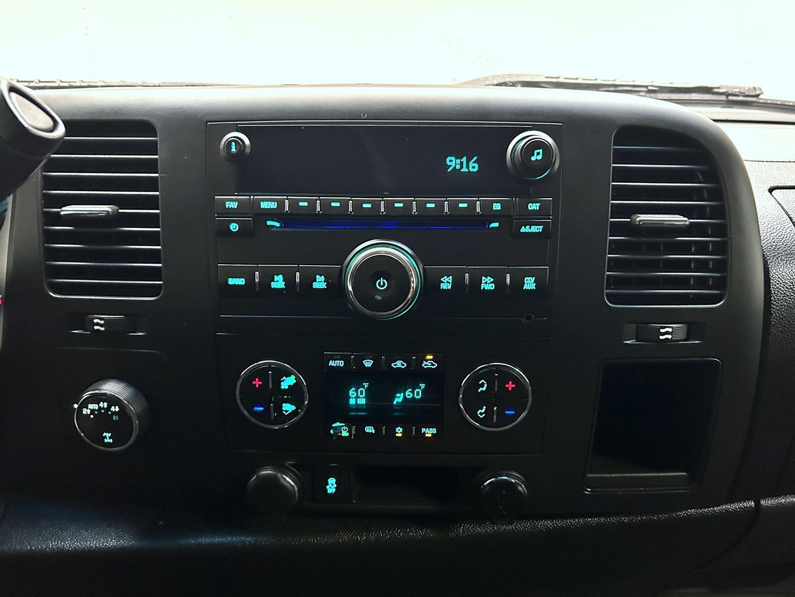 2013 Chevrolet Silverado 1500 LT photo 12