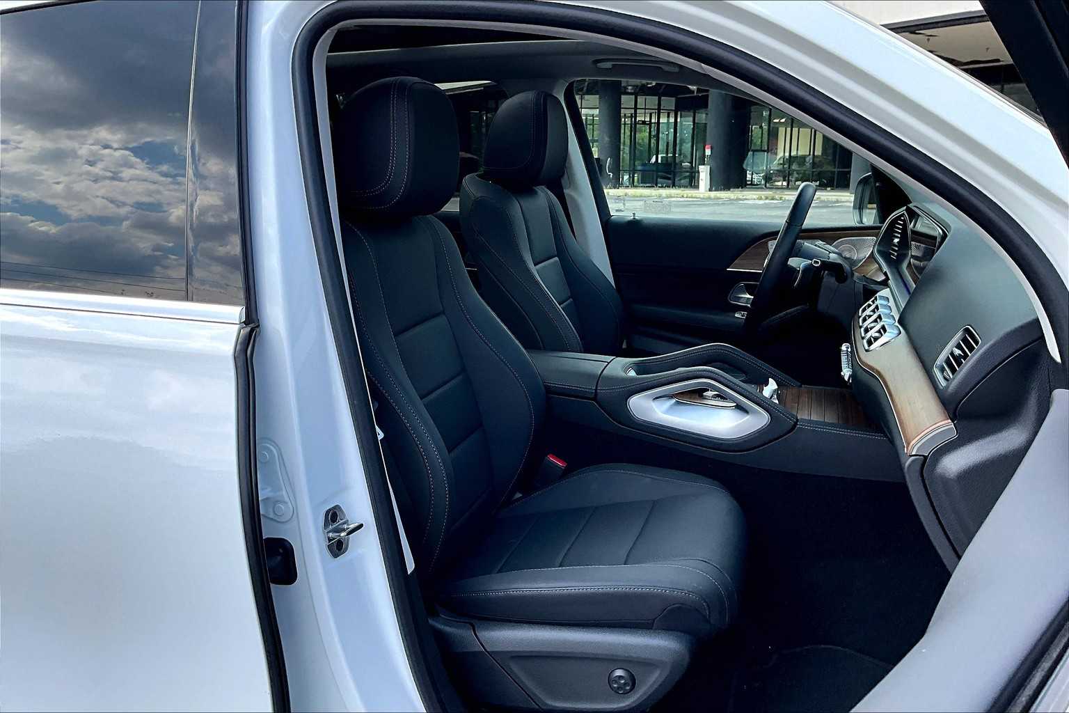 2025 Mercedes Benz GLE 350 4MATIC photo 8