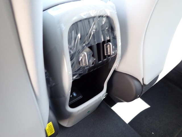 2026 Hyundai Kona SEL photo 11