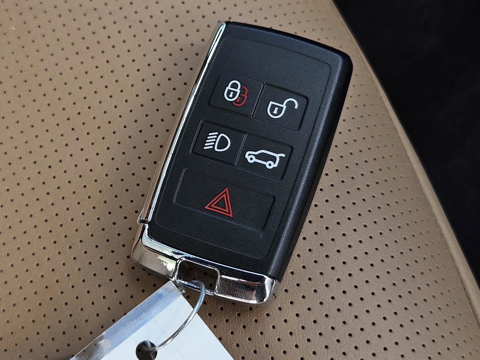 2025 Land Rover Discovery P360 Dynamic SE photo 47