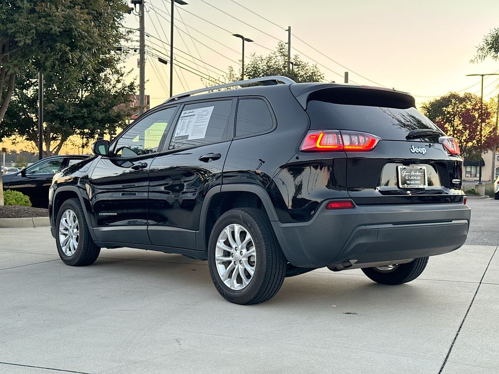 2020 Jeep Cherokee Latitude photo 2