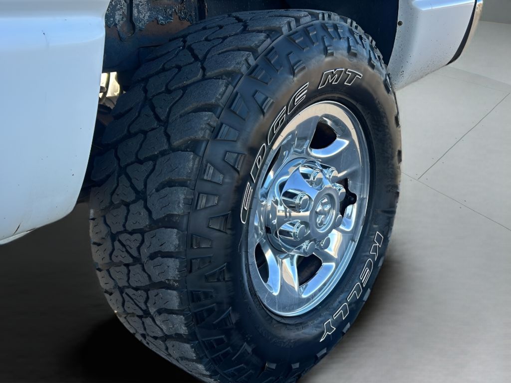 2004 Dodge Ram SLT photo 9