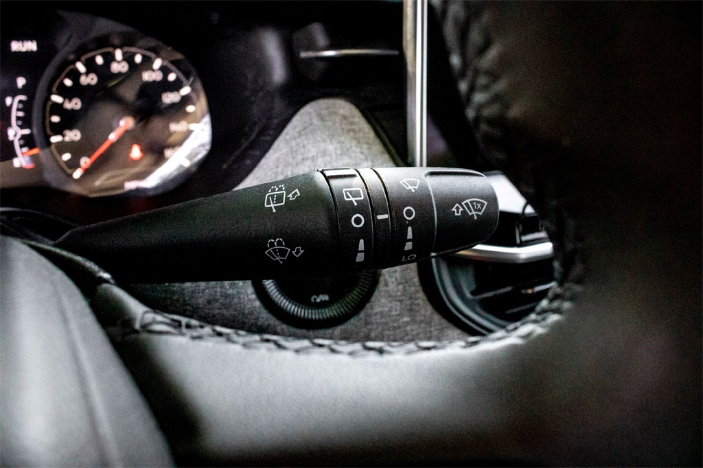 2024 Jeep Compass Latitude photo 19