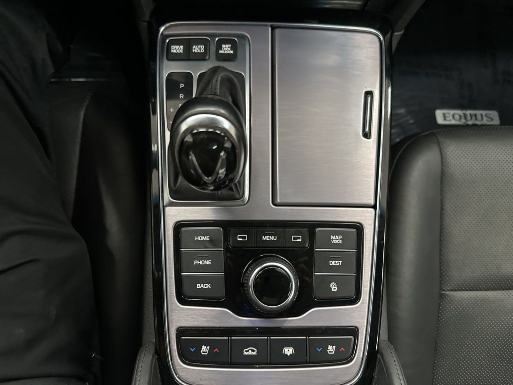 2014 Hyundai Equus Signature photo 15