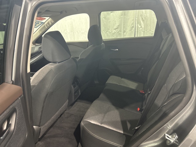 2023 Nissan Rogue SV photo 7
