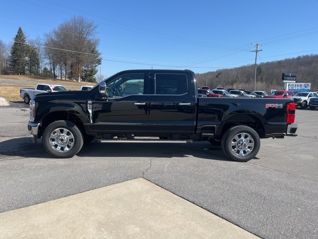 2025 Ford F-350 Lariat photo 4