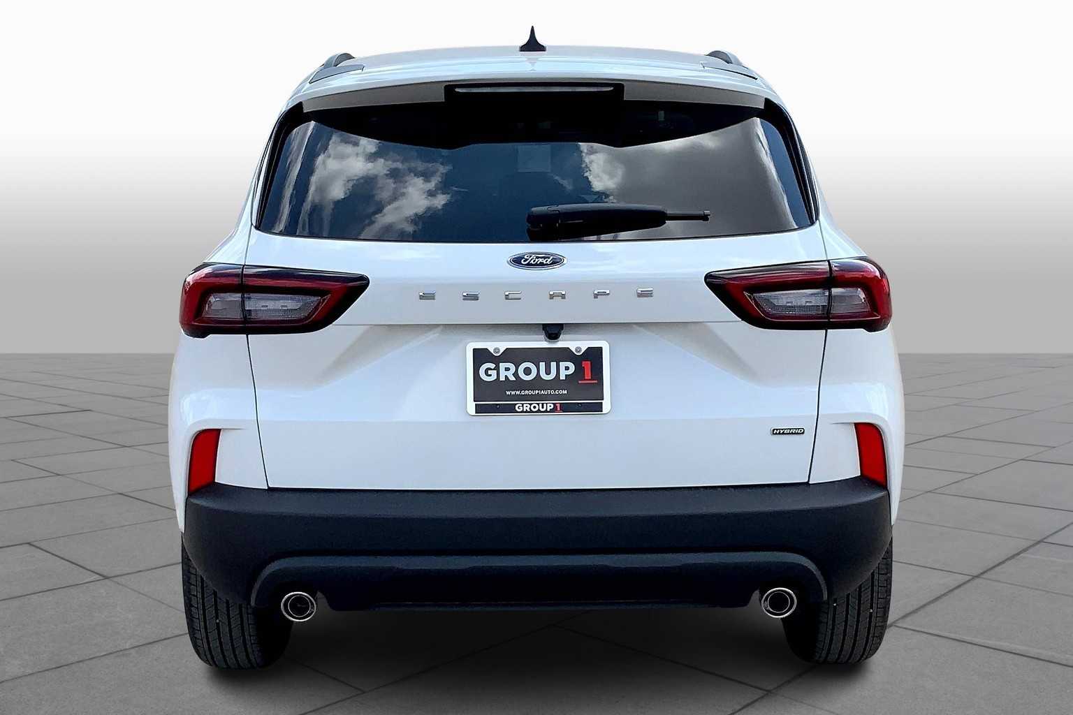 2025 Ford Escape ST-Line photo 4