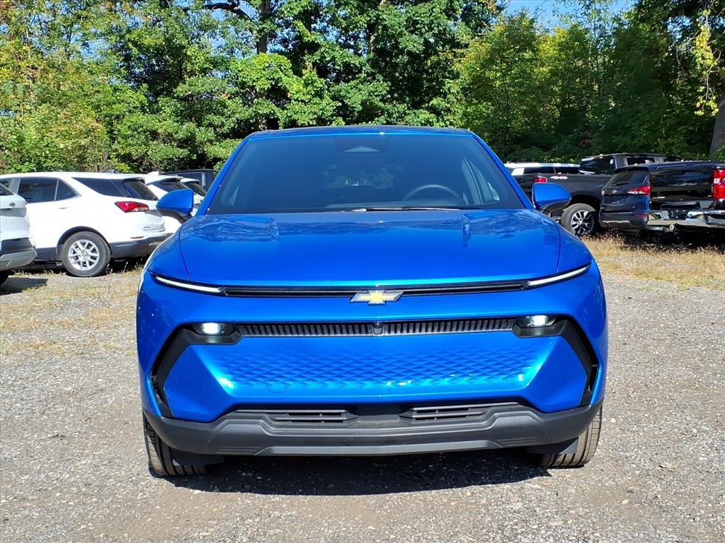 2025 Chevrolet Equinox EV 1LT photo 2