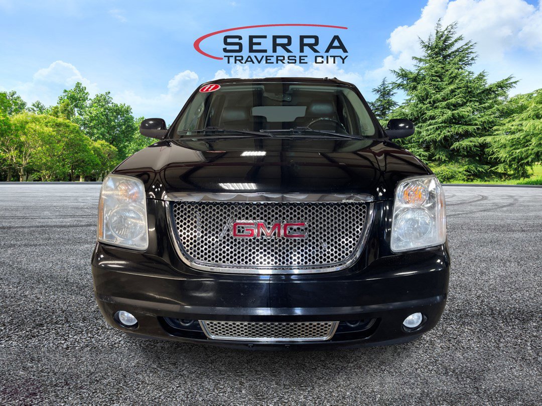 2011 Gmc Yukon XL Denali photo 2