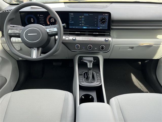 2026 Hyundai Kona SE photo 2