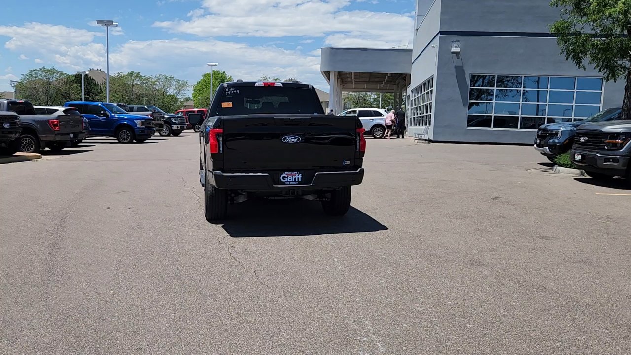 2025 Ford F-150 Lightning photo 3