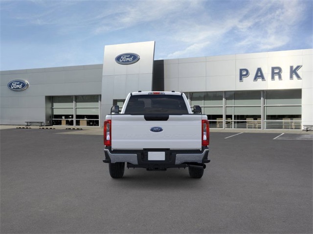 2025 Ford F-350 photo 5
