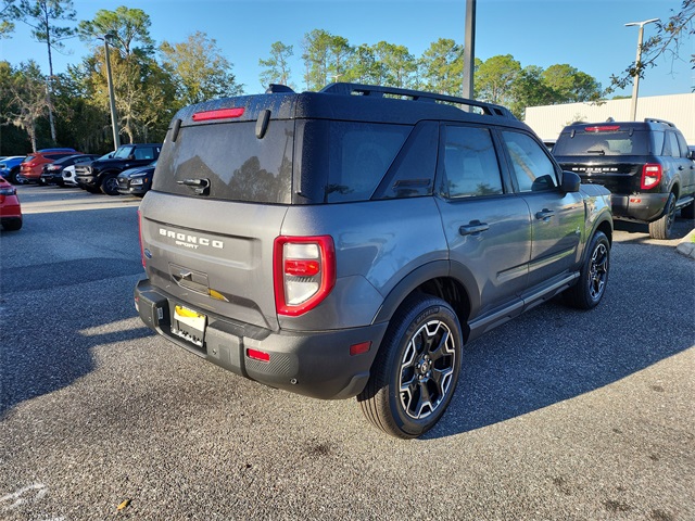 2025 Ford Bronco Sport Outer Banks photo 3