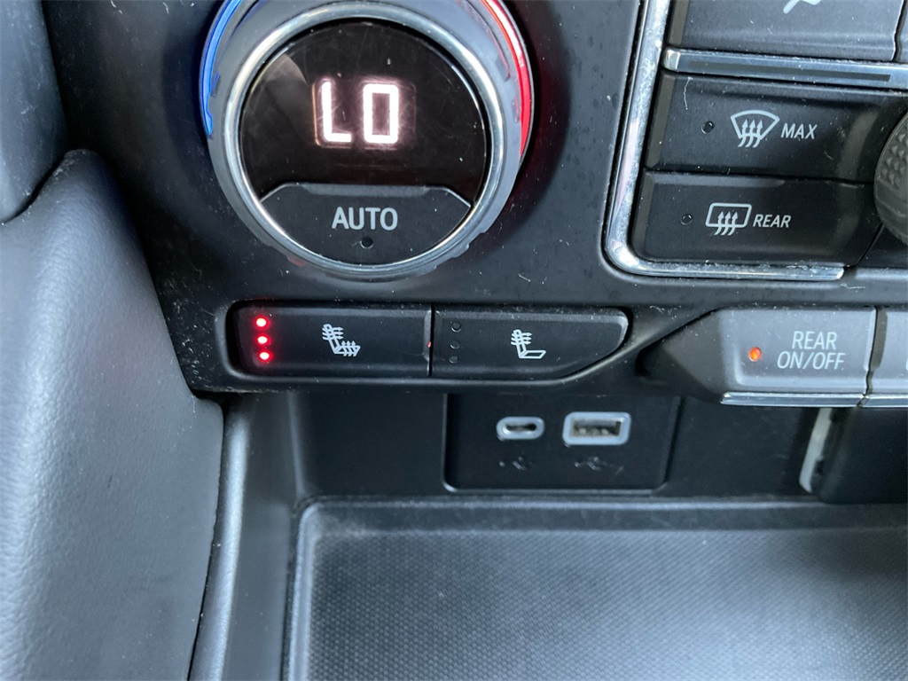 2022 Chevrolet Tahoe LT photo 26