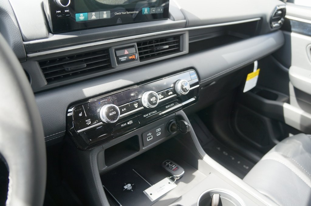 2025 Honda Pilot Touring photo 19