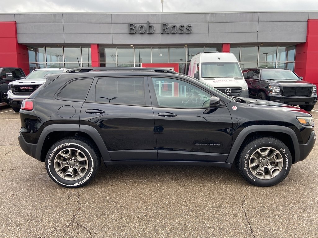 2022 Jeep Cherokee Trailhawk's photo