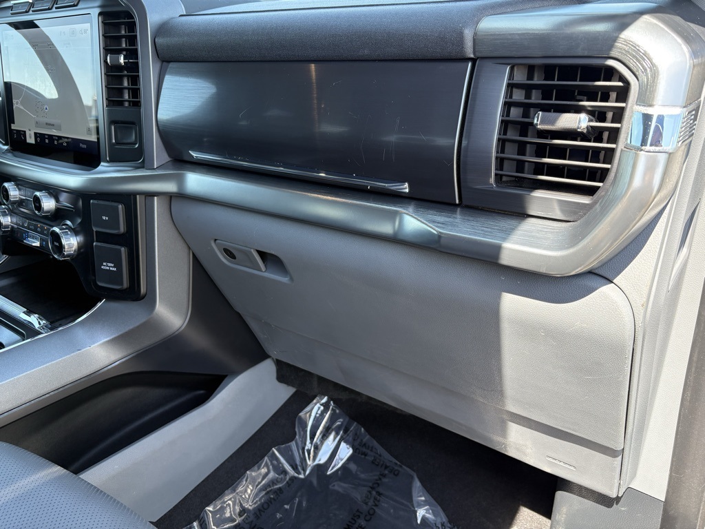 2023 Ford F-150 Lariat photo 25