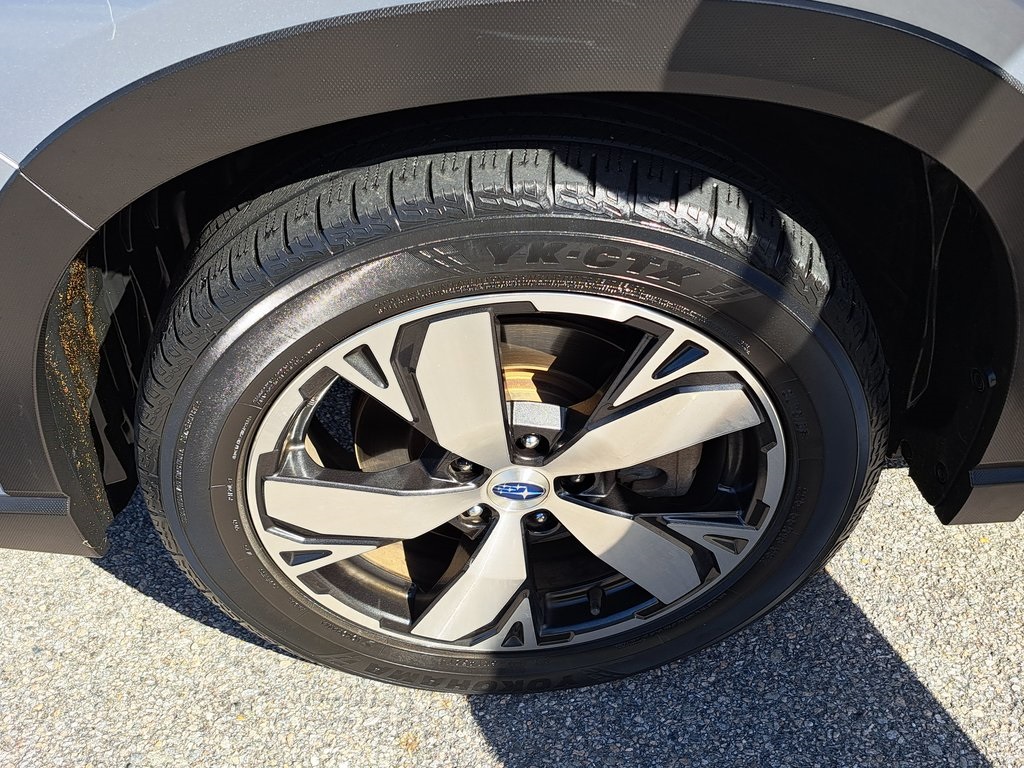 2020 Subaru Forester Touring photo 27