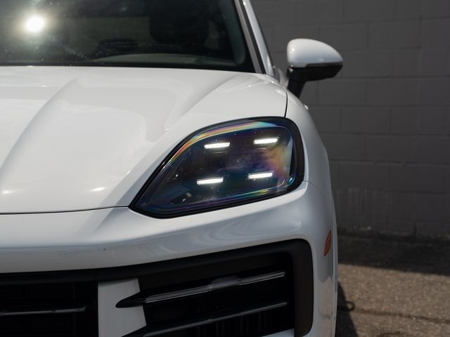 2024 Porsche Cayenne Base photo 10