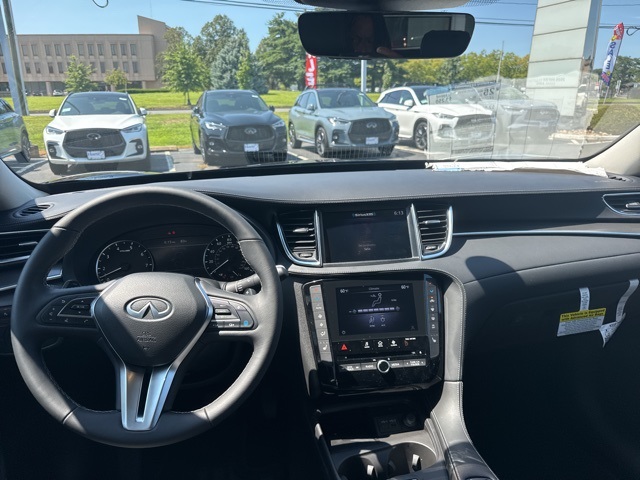 2025 Infiniti QX50 Luxe AWD photo 6