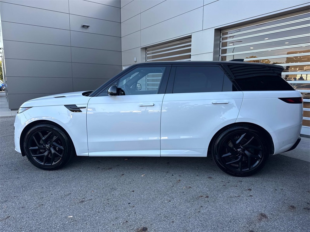 2024 Land Rover Range Rover Sport P400 Dynamic SE photo 3