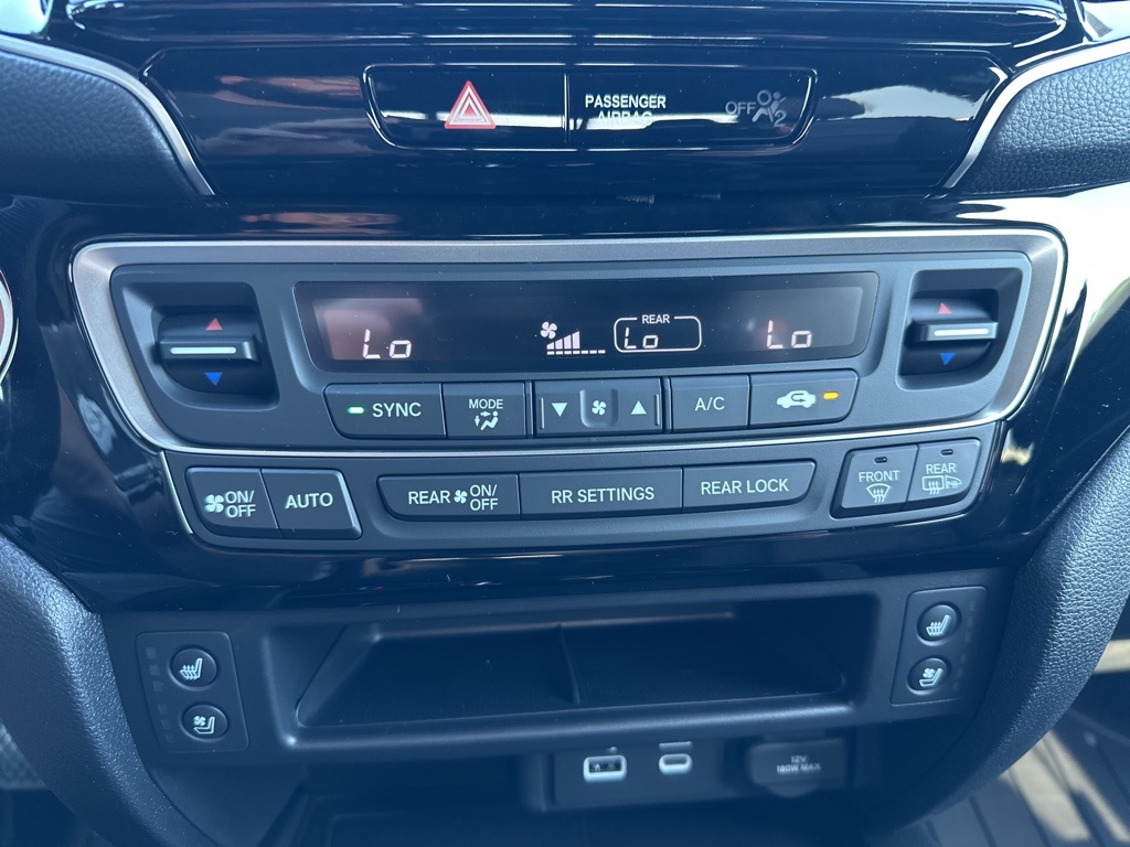 2025 Honda Ridgeline Black Edition photo 26