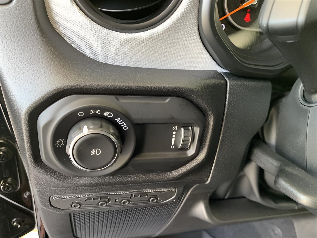 2025 Jeep Wrangler Willys photo 26