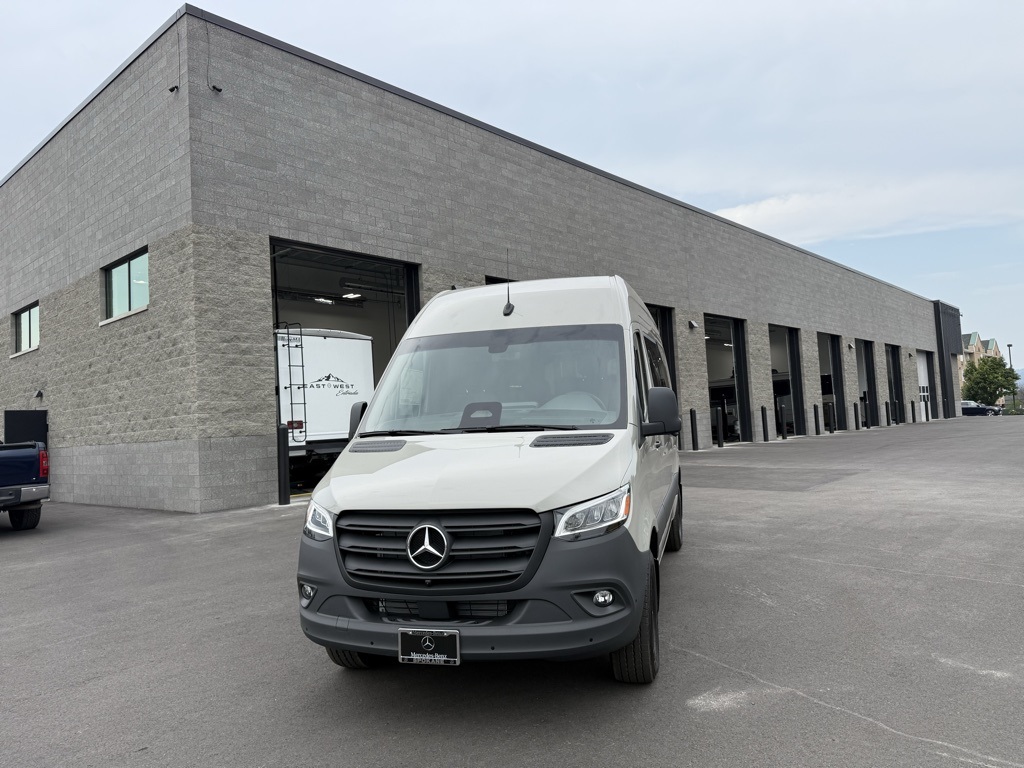 2025 Mercedes-Benz Sprinter Passenger Van 2500's photo