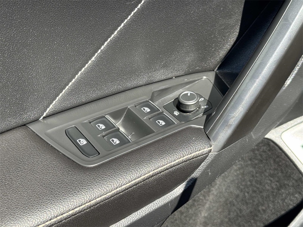 2022 Volkswagen Tiguan SE photo 27