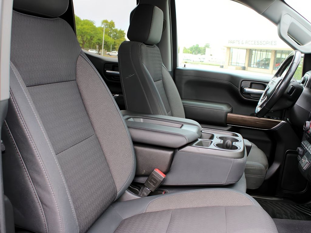 2019 Chevrolet Silverado 1500 RST photo 24