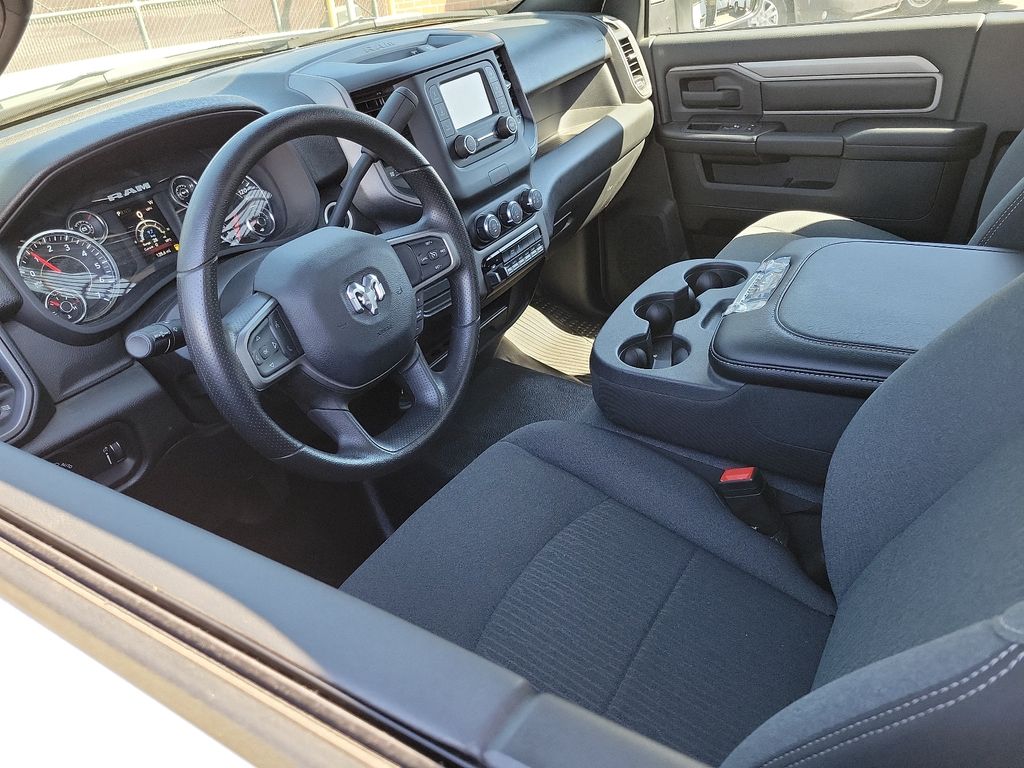 2023 Ram 5500 Tradesman photo 2
