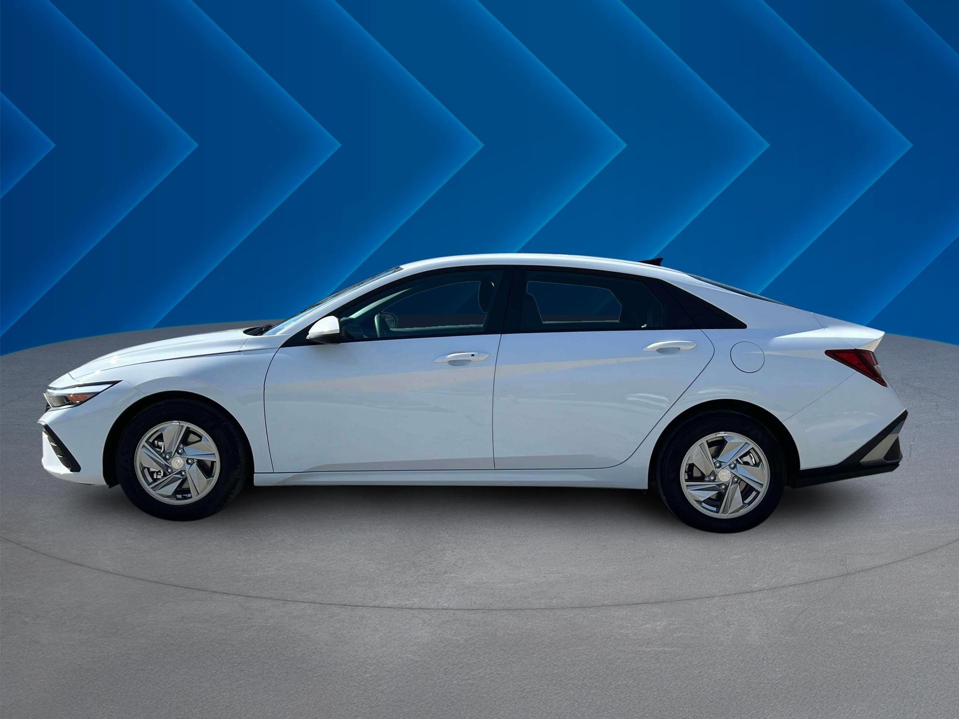 2025 Hyundai Elantra SE photo 3