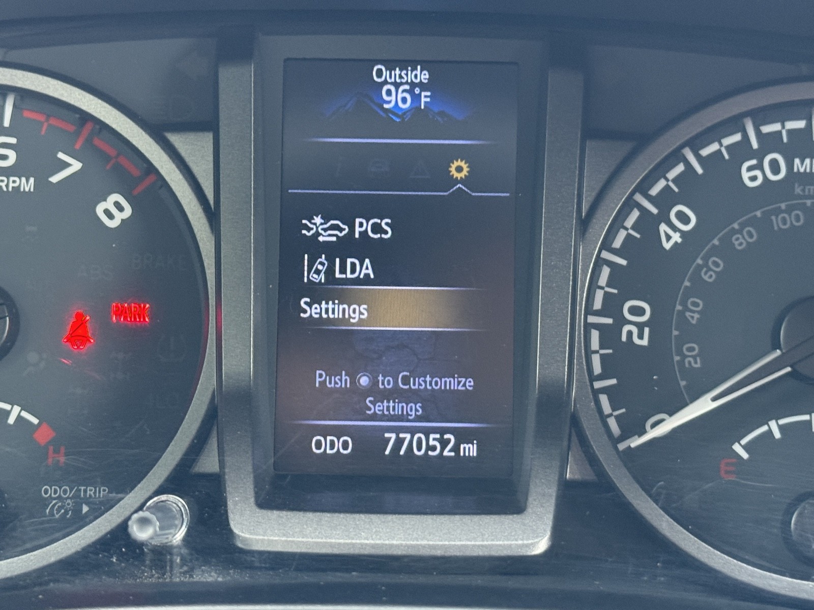 2020 Toyota Tacoma TRD SR5 photo 25