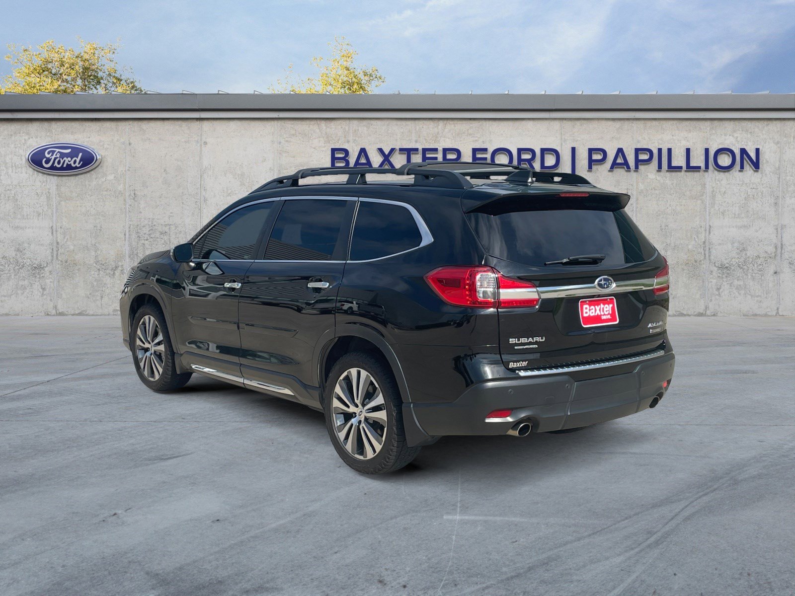 2022 Subaru Ascent Touring photo 2