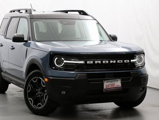 2025 Ford Bronco Sport Outer Banks photo 2