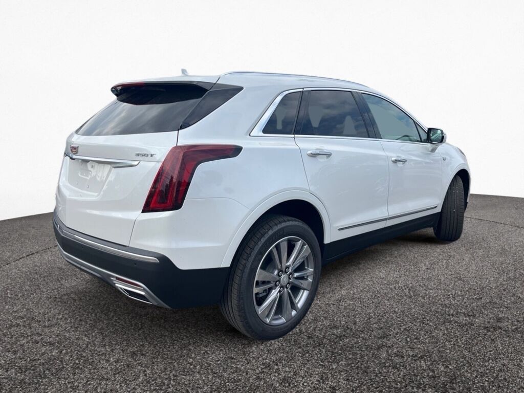 2025 Cadillac XT5 Premium Luxury photo 2