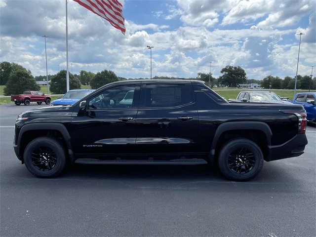 2025 Chevrolet Silverado EV LT photo 6