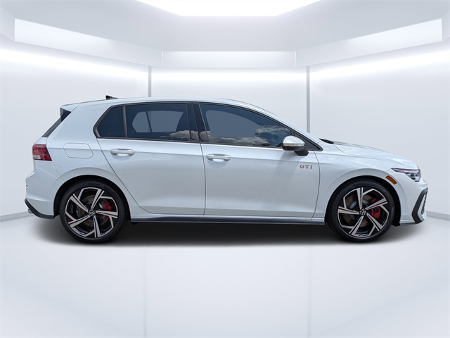 2025 Volkswagen Golf GTI SE photo 2