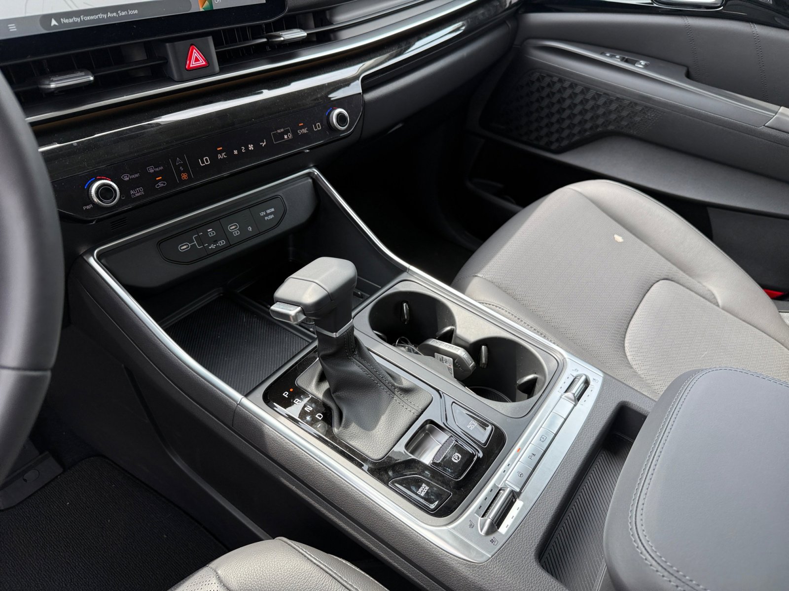 2025 Kia Carnival SX Prestige photo 13