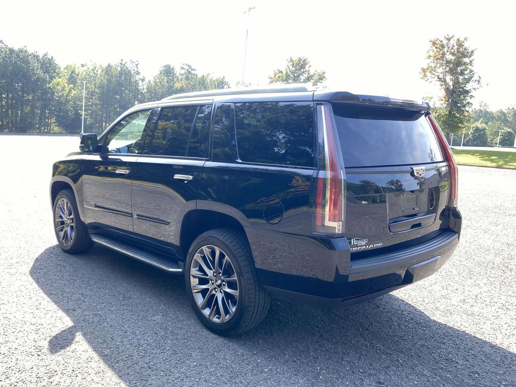 2020 Cadillac Escalade Premium Luxury photo 4