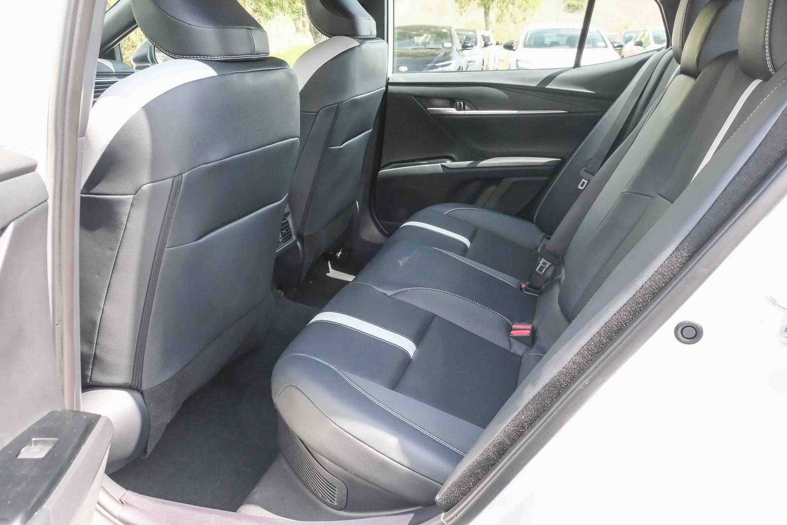 2025 Toyota Camry SE photo 17