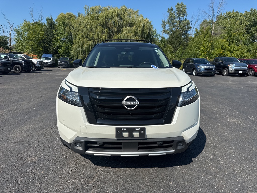 2023 Nissan Pathfinder SL photo 11
