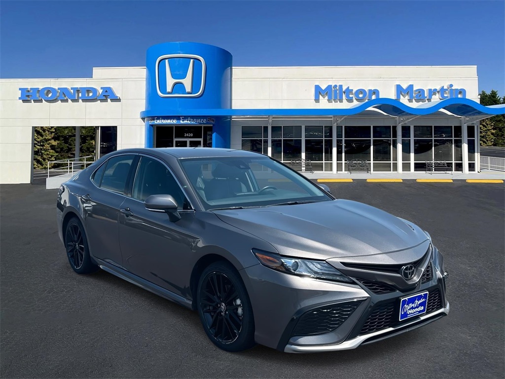 2024 Toyota Camry XSE's photo