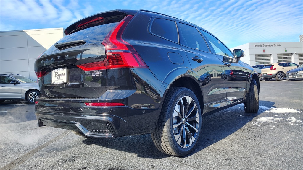 2026 Volvo XC60 B5 Plus photo 3