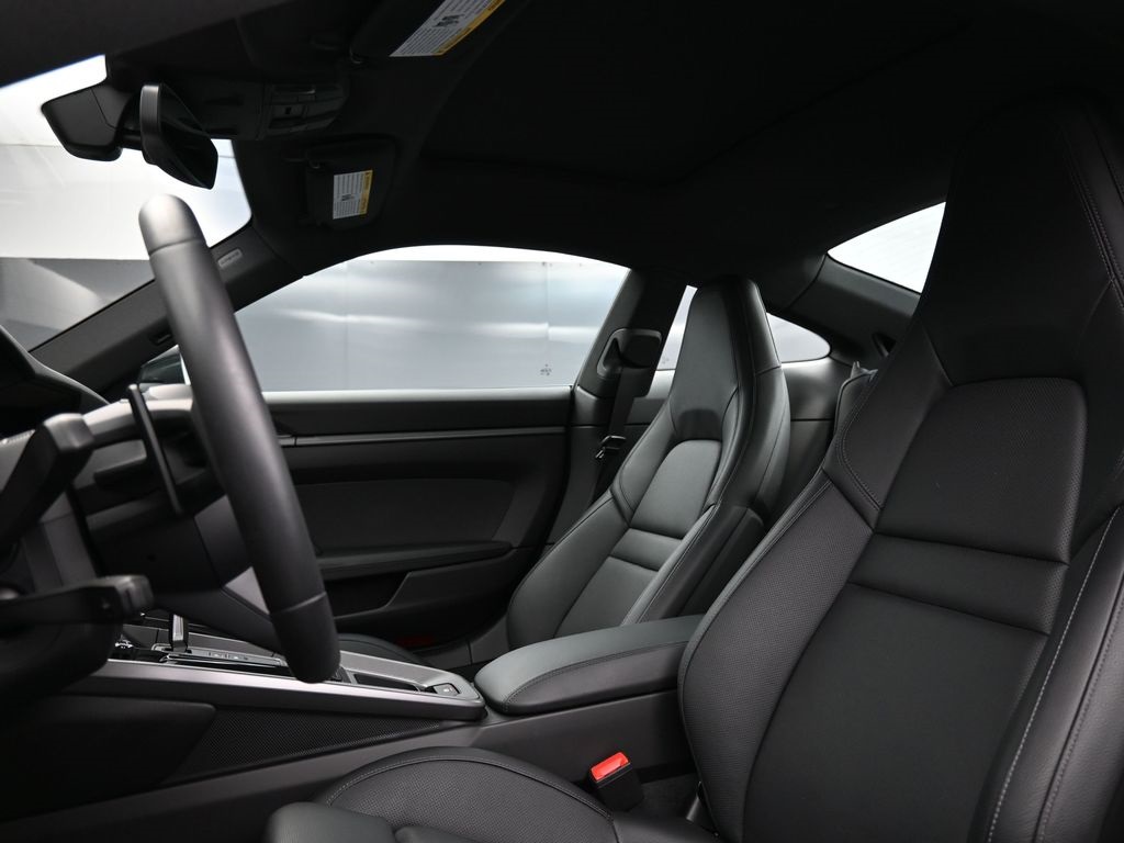 2025 Porsche 911 photo 4