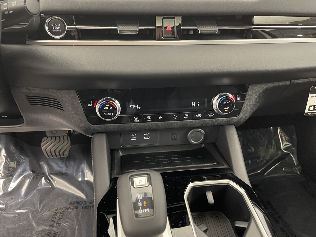 2025 Mitsubishi Outlander SE photo 13