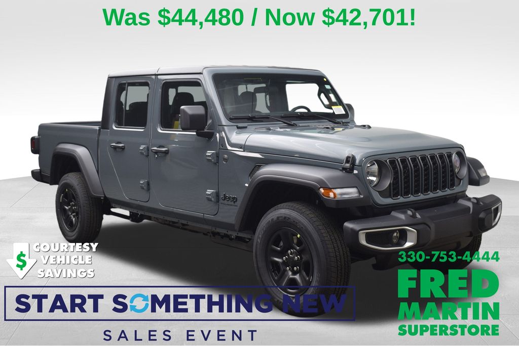 2026 Jeep Gladiator Sport's photo